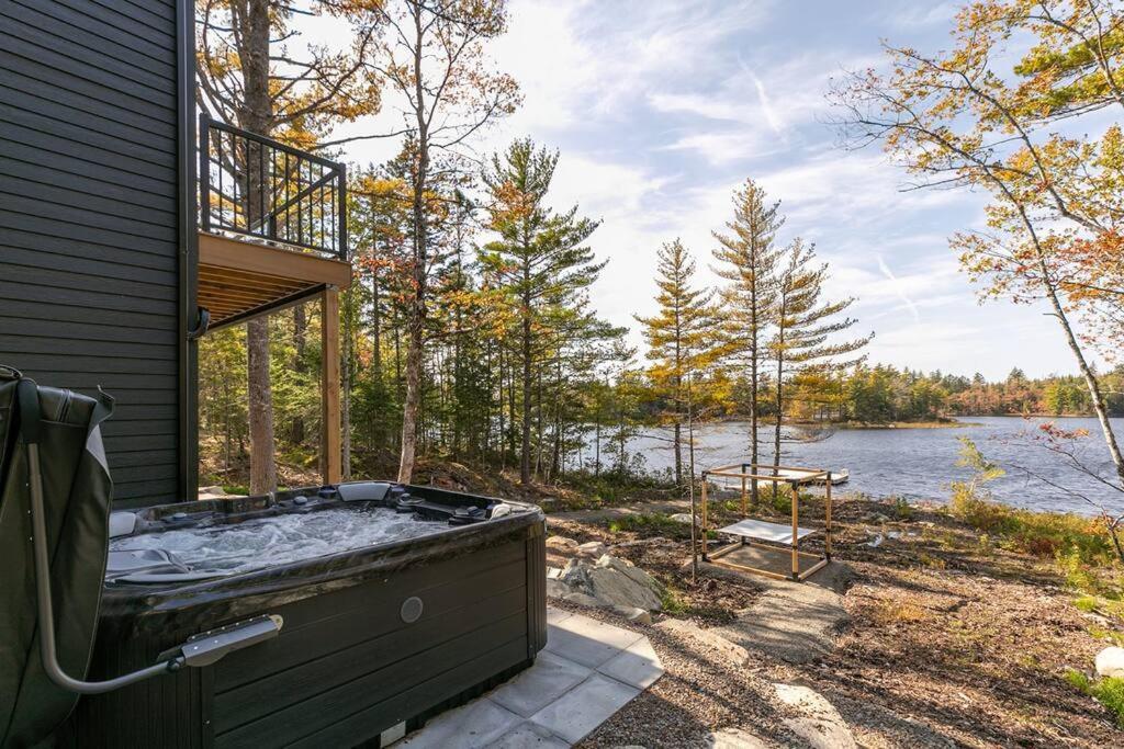 Numinous Cottage Long Lake Oasis Centre Rawdon Exterior photo